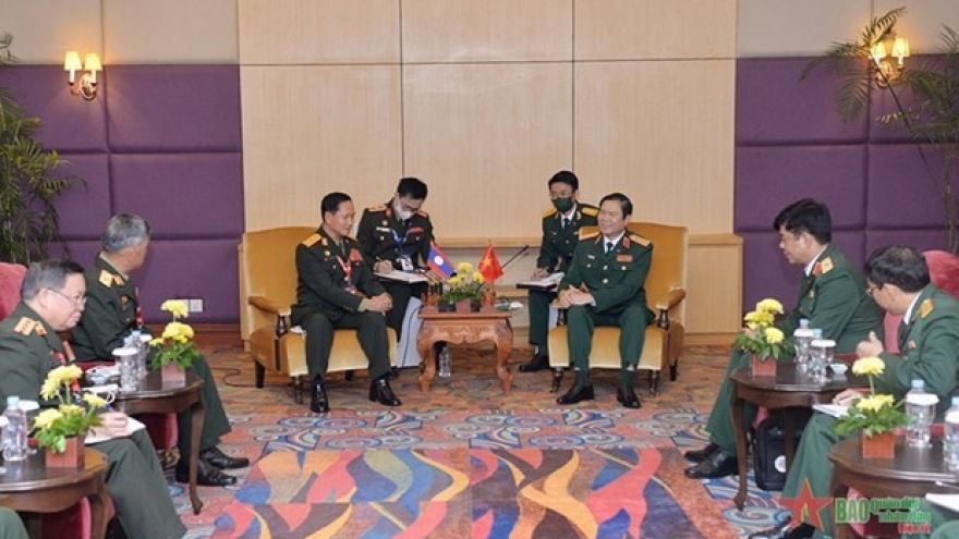 Chief of VPA General Staff meets with Lao, Myanmar counterparts